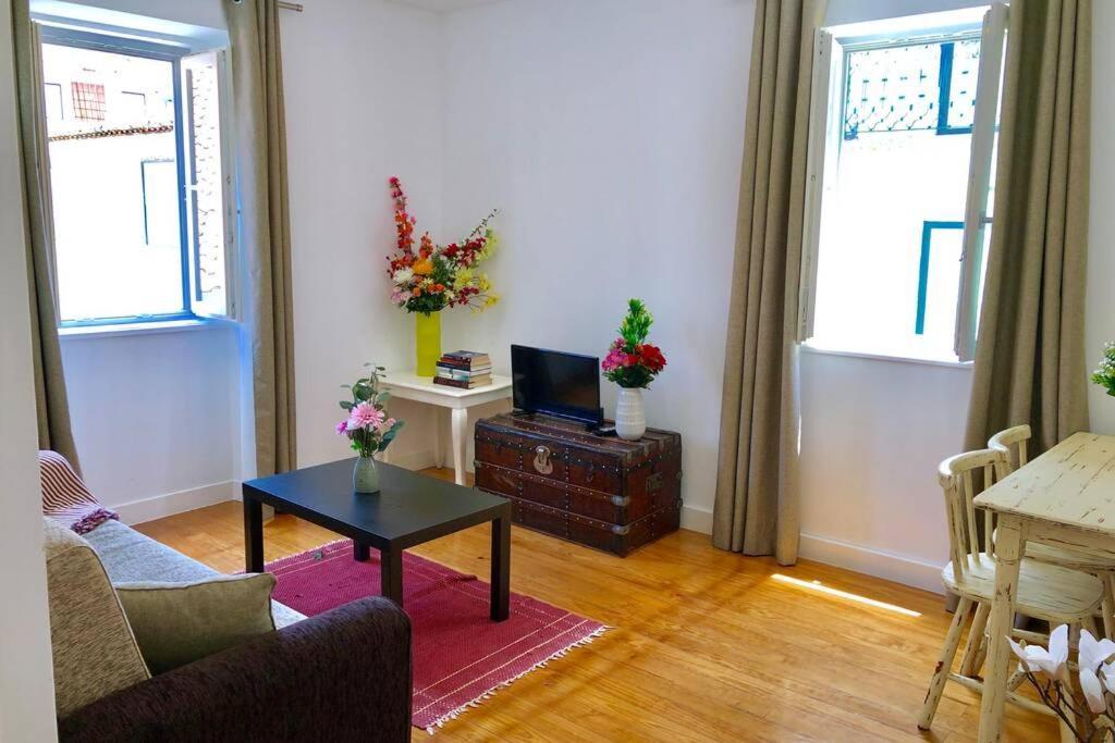 32 2 - Heart Of Lisbon Private Apartment, Bairro Alto Exterior foto